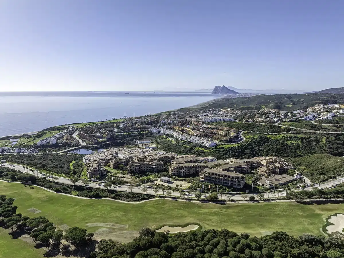 Apartamenty i penthousy z widokiem na morze i golf w Alcaidesa – 2
