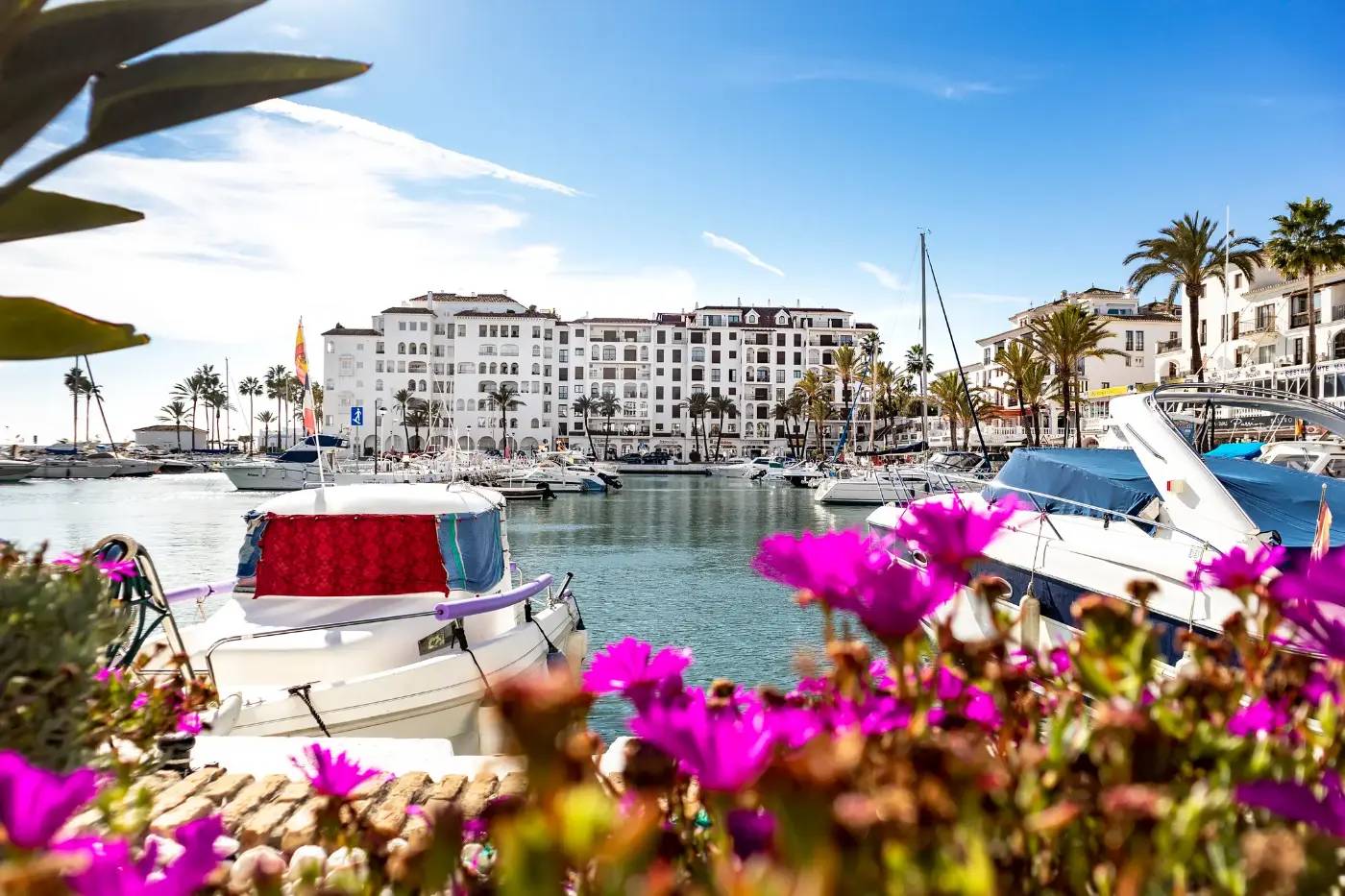 Przestronne apartamenty z tarasami  i  SPA w Sercu Estepo­ny — Estepona, Hiszpania (zdjęcie 8 z 16)
