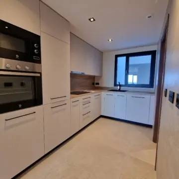 Luksusowe Apartamenty i Penthousy z Widokiem na Jezioro i Pola Golfowe w Nueva Andalucía — Marbella, Hiszpania (zdjęcie 16 z 20)
