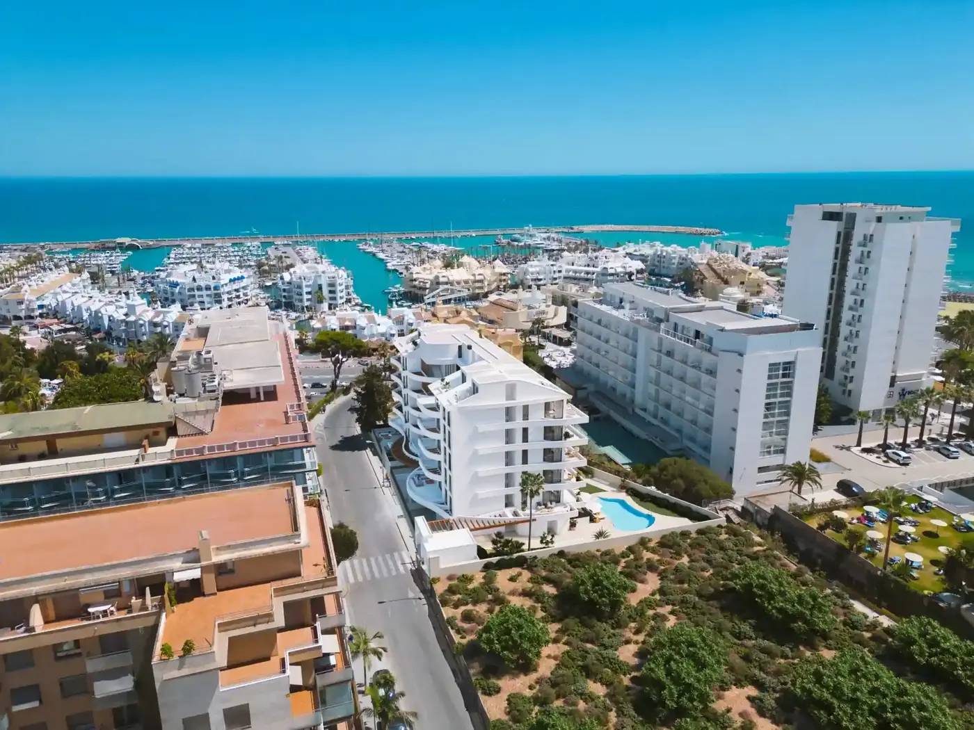 Apartamenty z Widokiem na Morze przy Prestiżowej Marinie w Benalmádenie — Benalmádena, Hiszpania (zdjęcie 3 z 10)