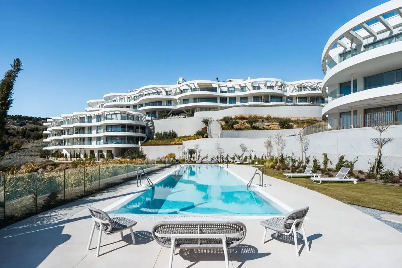 Apartamenty i penthousy z prywatnymi basenami i panoramą morza – La Quinta, Benahavís — Benahavís, Hiszpania