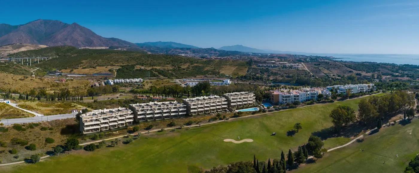 Apartamenty i penthousy z widokiem na pole golfowe w Estepona Golf — Estepona, Hiszpania (zdjęcie 4 z 25)