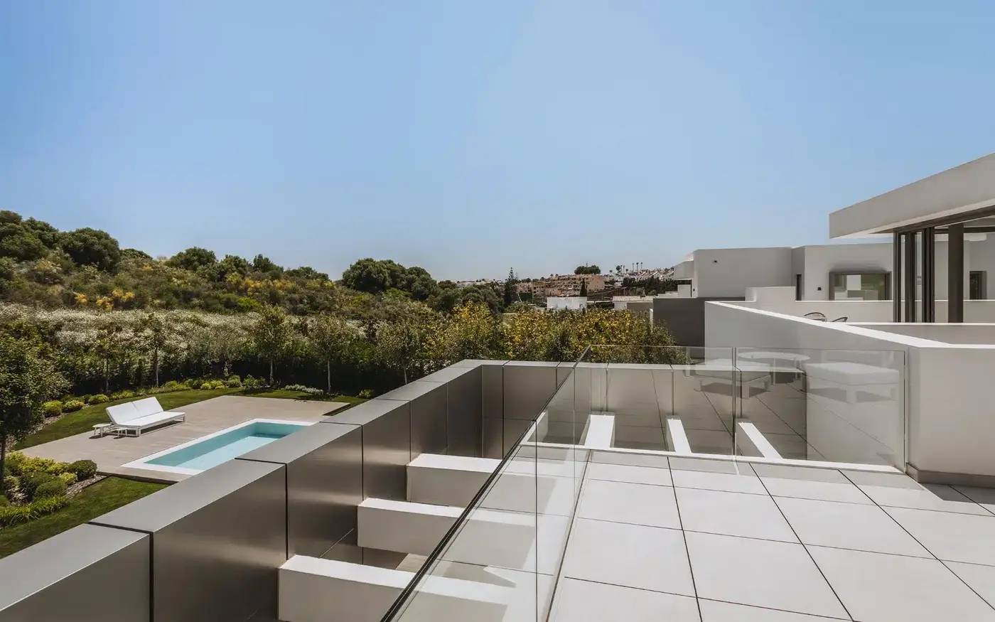 Luksusowe Wille w Prestiżowej Enklawie El Paraíso – King's Hills — Estepona, Hiszpania (zdjęcie 5 z 10)