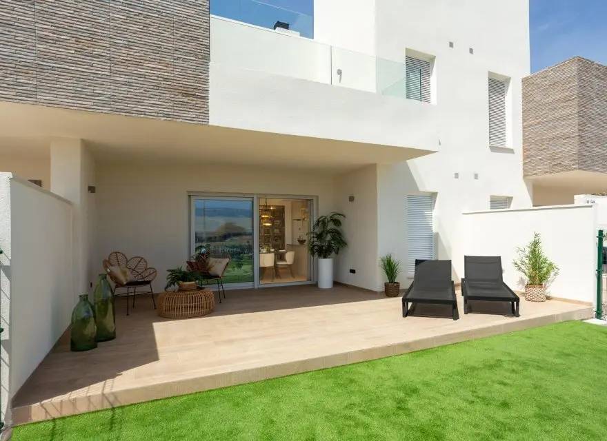 Nowoczesne Bungalowy z Ogrodem lub Solarium w Resorcie Golfowym — Algorfa, Hiszpania (zdjęcie 2 z 12)