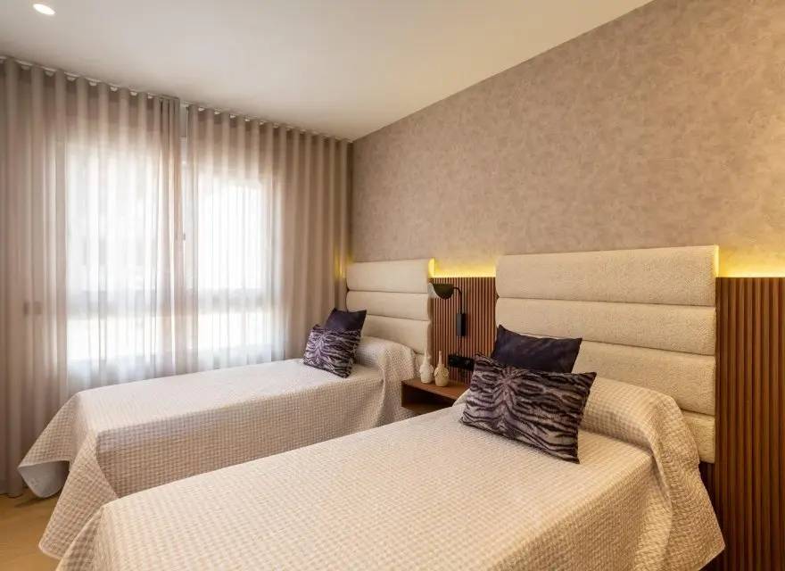 Nowoczesne Bungalowy z Ogrodem lub Solarium w Resorcie Golfowym — Algorfa, Hiszpania (zdjęcie 9 z 12)
