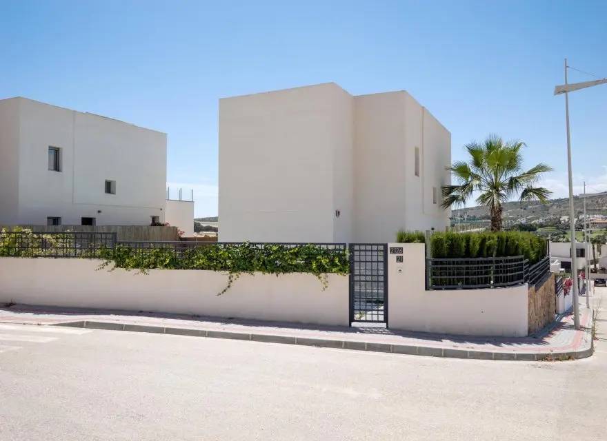 Designerska Willa z Basenem i Widokiem na Pole Golfowe La Finca — Algorfa, Hiszpania (zdjęcie 8 z 15)