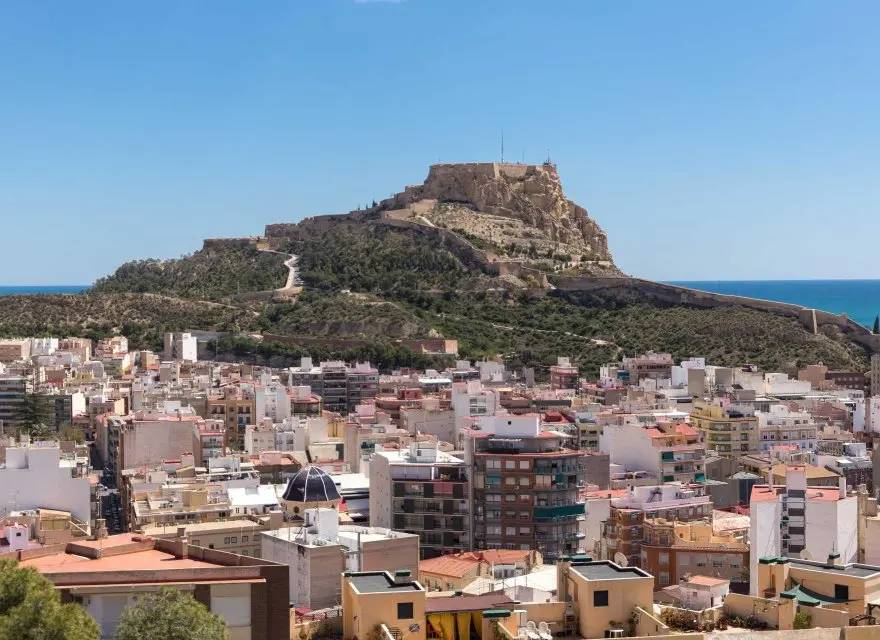 Kameralny Budynek z Apartamentami w Centrum Alicante pod Wynajem — Alicante, Hiszpania (zdjęcie 4 z 15)