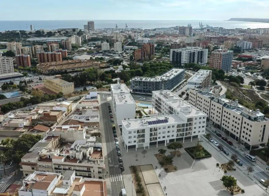 Apartamenty z Panoramicznym Widokiem na Alicante i Wspólnym Basenem — Alicante, Hiszpania (zdjęcie 5 z 11)