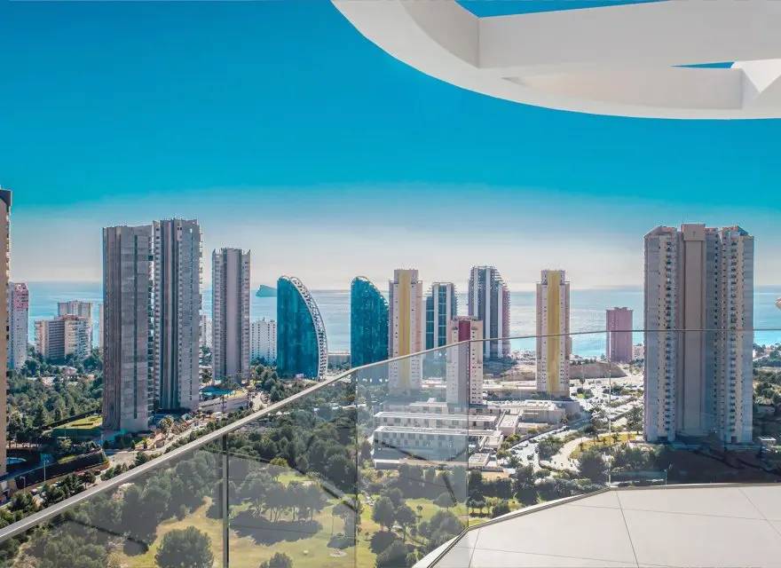 Nowoczesne Apartamenty w Wieżowcu przy Polu Golfowym i Plaży Poniente w Benidorm — Benidorm, Hiszpania (zdjęcie 2 z 9)