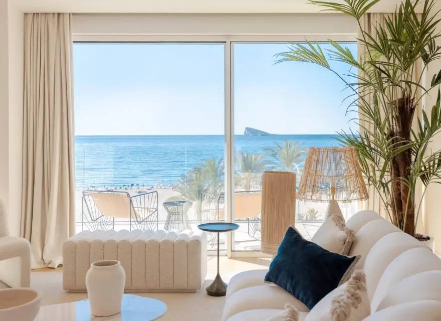 Apartamenty w Pierwszej Linii Plaży Poniente w Nowym Ikonicznym Wieżowcu — Benidorm, Hiszpania (zdjęcie 4 z 7)
