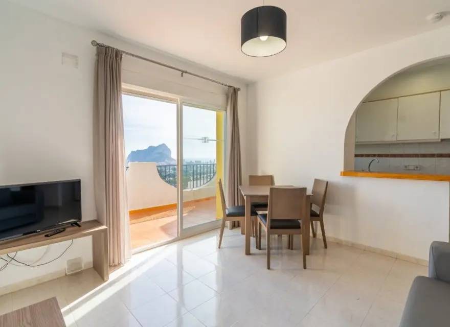 Bungalowy z Tarasem lub Solarium i Ogrodem z Basenem w Calpe — Calpe, Hiszpania (zdjęcie 7 z 15)