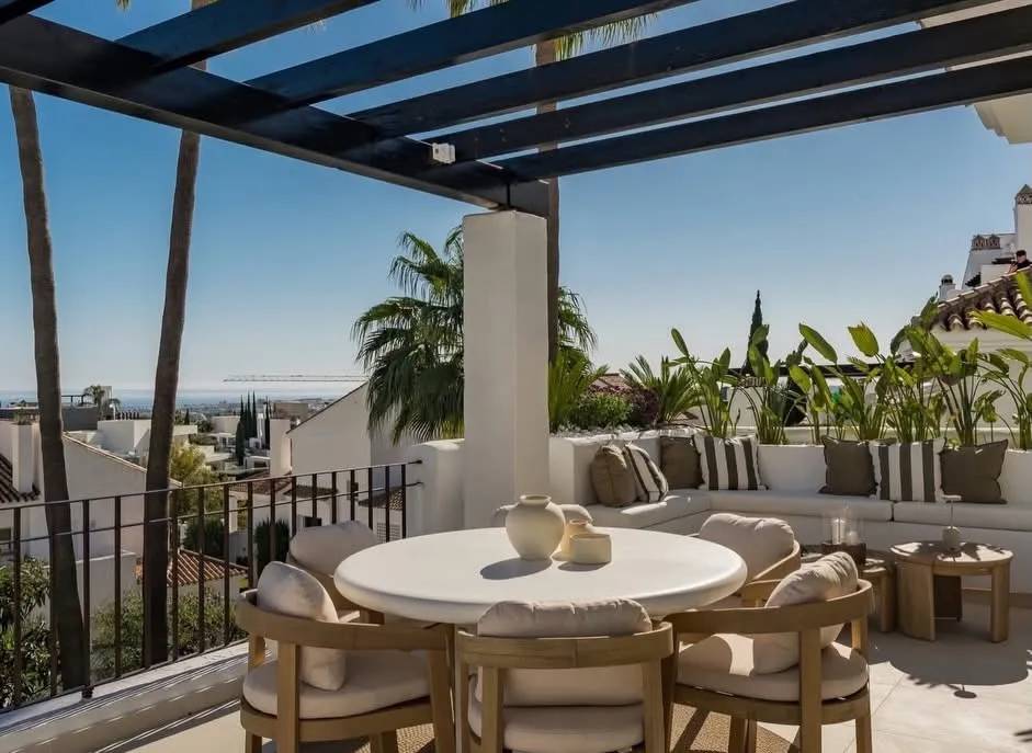 Dwupoziomowy penthouse  położony w prestiżowej dzielnicy Nueva Andalusia — Marbella, Hiszpania (zdjęcie 10 z 10)