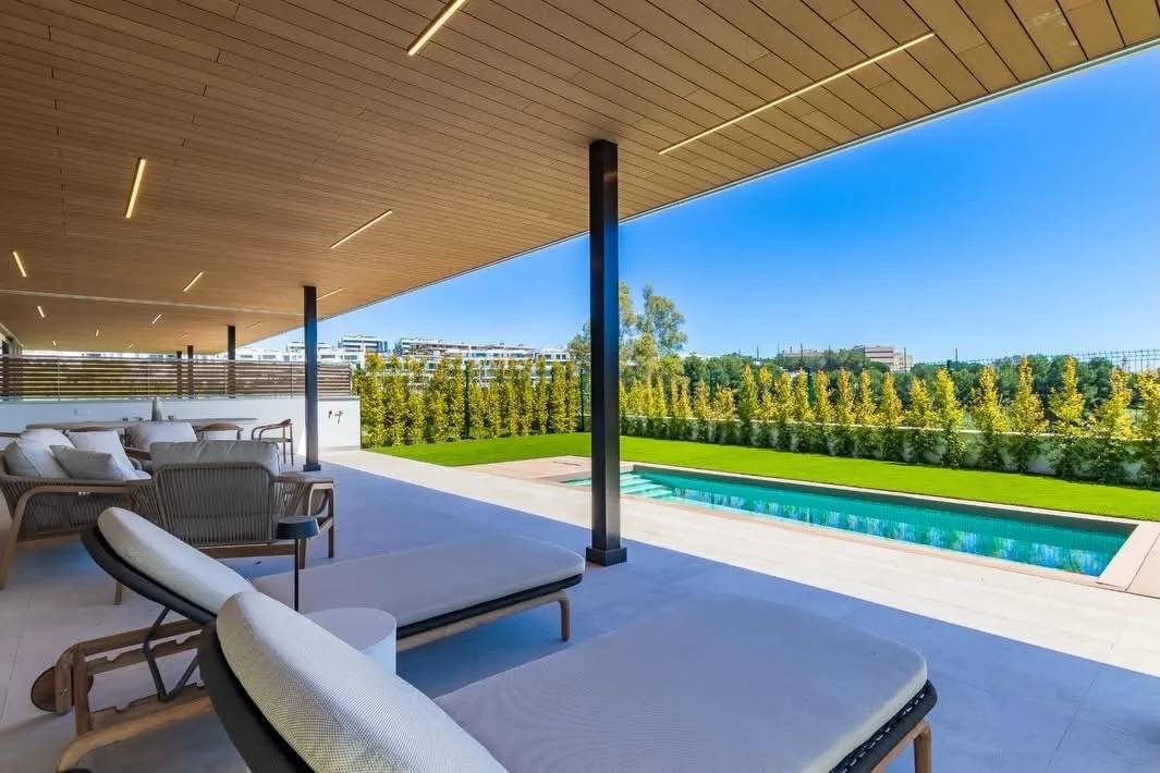 Penthouse dwupoziomowy (duplex) - ekskluzywna  dzielnica Los Monteros  — Marbella, Hiszpania (zdjęcie 8 z 20)