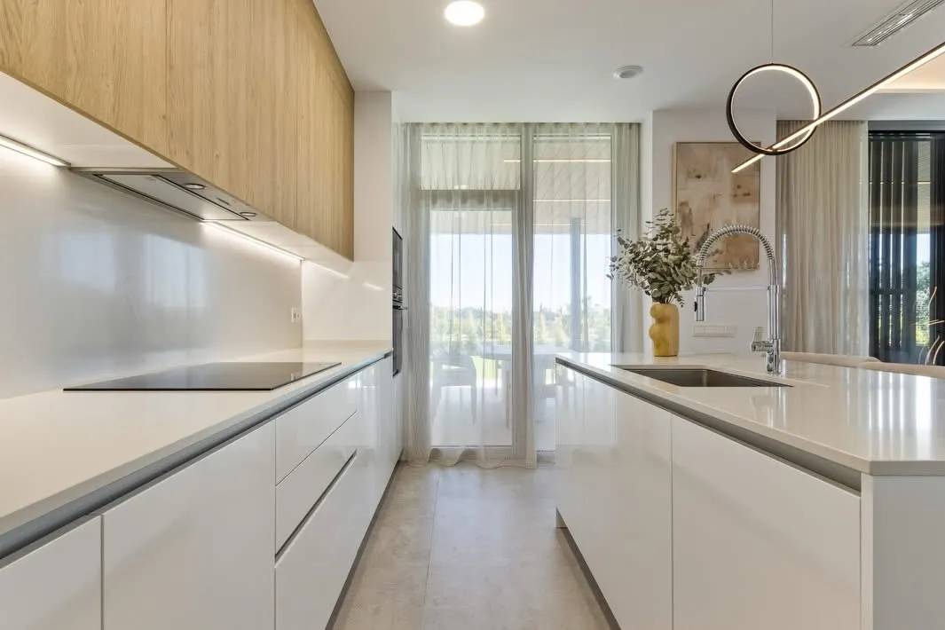 Penthouse dwupoziomowy (duplex) - ekskluzywna  dzielnica Los Monteros  — Marbella, Hiszpania (zdjęcie 11 z 20)